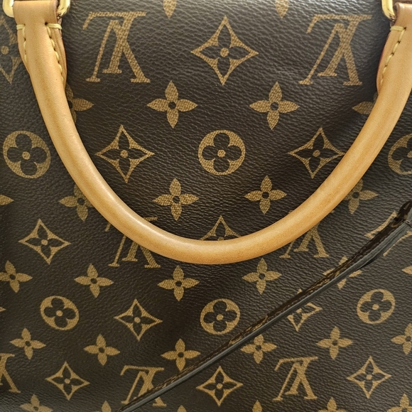 ⭐SOLD⭐ Louis Vuitton Monogram Bag - Marignan - Picture 8 of 16